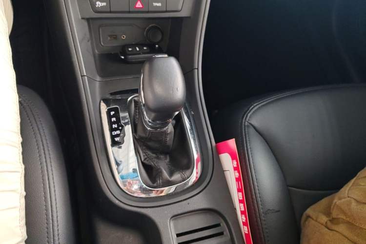 Used Roewe 360 2018 PLUS 1.5L Automatic Luxury Edition Gear Lever
