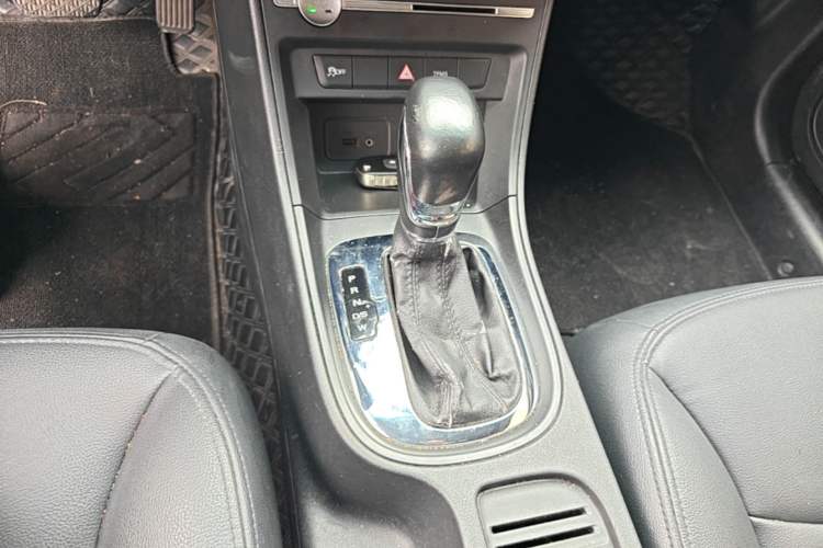 Used Roewe 360 2018 PLUS 1.5L Automatic Luxury Edition Gear Lever