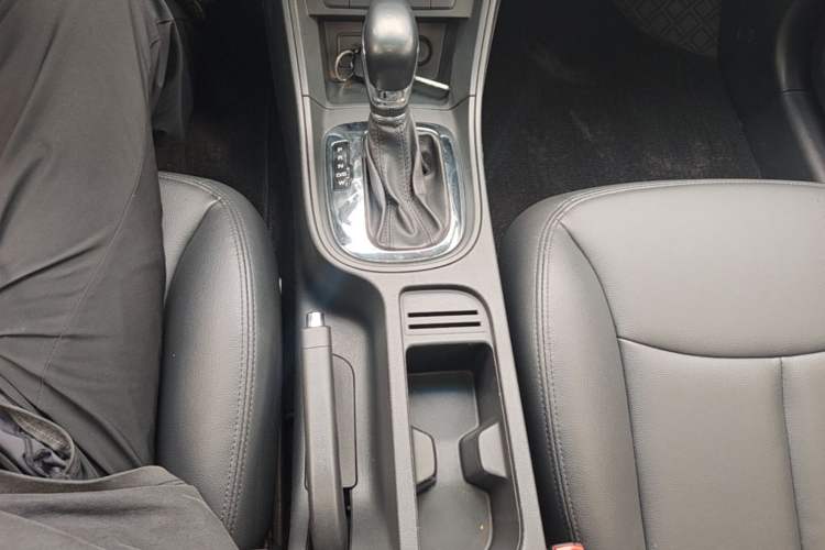 Used Roewe 360 2018 PLUS 1.5L Automatic Luxury Edition Gear Lever