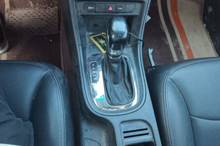 Used Roewe 360 2018 PLUS 1.5L Automatic Luxury Edition Gear Lever