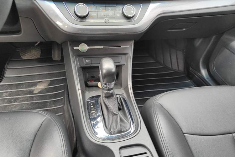 Used Roewe 360 2018 PLUS 1.5L Automatic Luxury Edition Gear Lever