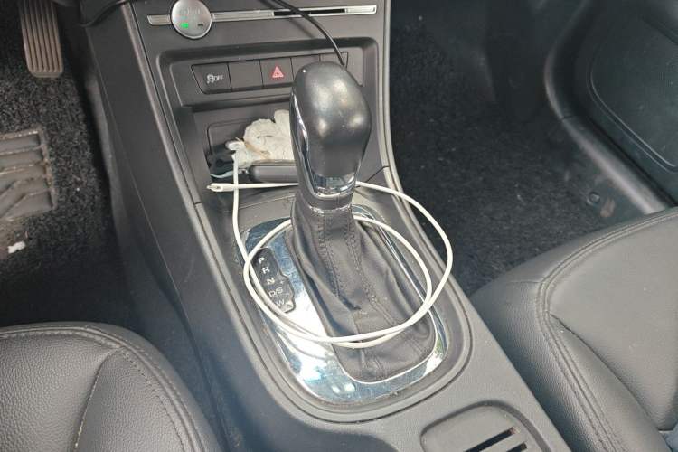 Used Roewe 360 2018 PLUS 1.5L Automatic Luxury Edition Gear Lever