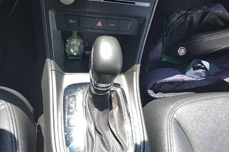 Used Roewe 360 2018 PLUS 1.5L Automatic Luxury Edition Gear Lever