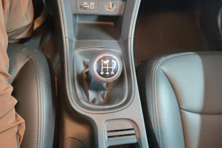 Used Roewe 360 2018 PLUS 1.5L Manual Luxury Edition Gear Lever