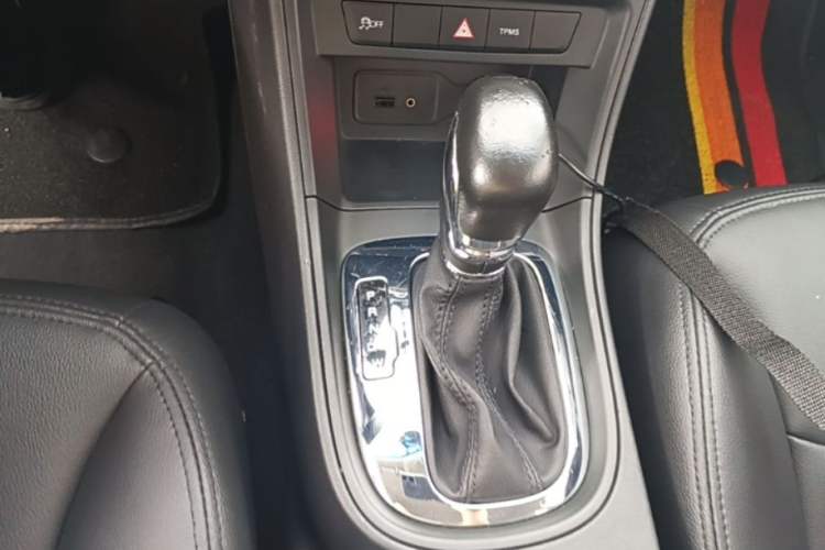 Used Roewe 360 2018 PLUS 1.5L Automatic Luxury Edition Gear Lever