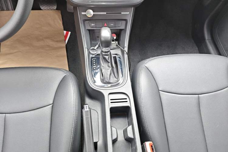 Used Roewe 360 2018 PLUS 1.5L Automatic Luxury Edition Gear Lever