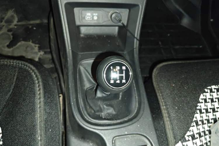 Used Roewe 360 2018 PLUS 1.5L Manual Luxury Edition Gear Lever