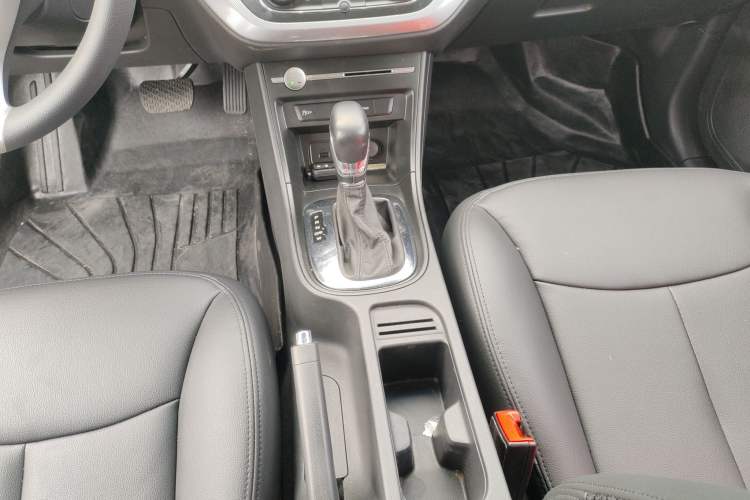 Used Roewe 360 2018 PLUS 1.5L Automatic Luxury Edition Gear Lever