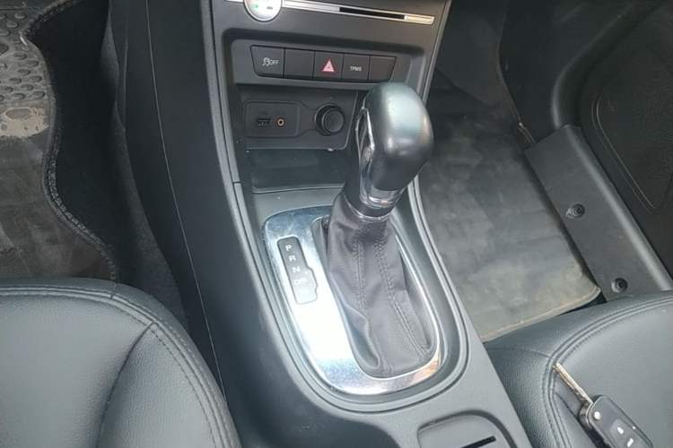 Used Roewe 360 2018 PLUS 1.5L Automatic Luxury Edition Gear Lever
