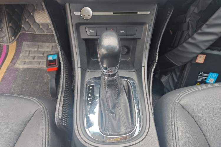 Used Roewe 360 2018 PLUS 1.5L Automatic Luxury Edition Gear Lever
