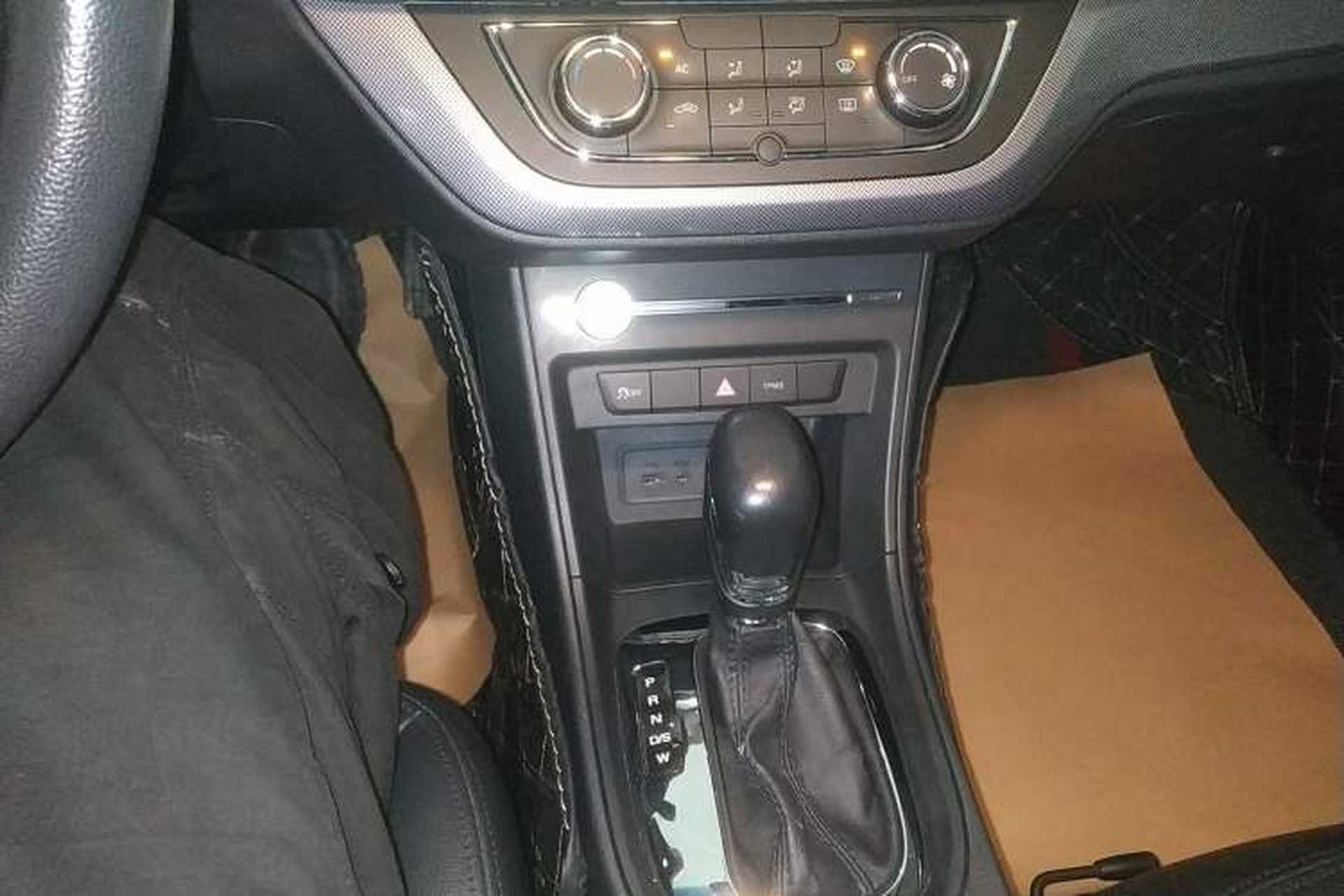Used Roewe 360 2018 PLUS 1.5L Automatic Luxury Edition Gear Lever