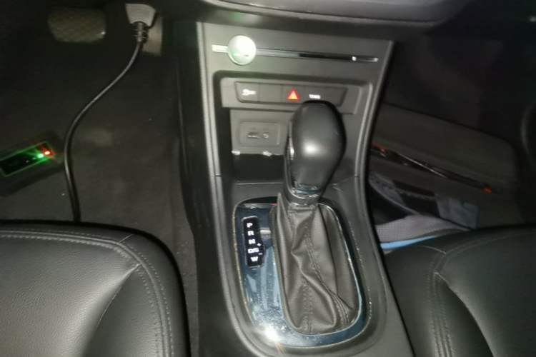 Used Roewe 360 2018 PLUS 1.5L Automatic Luxury Edition Gear Lever