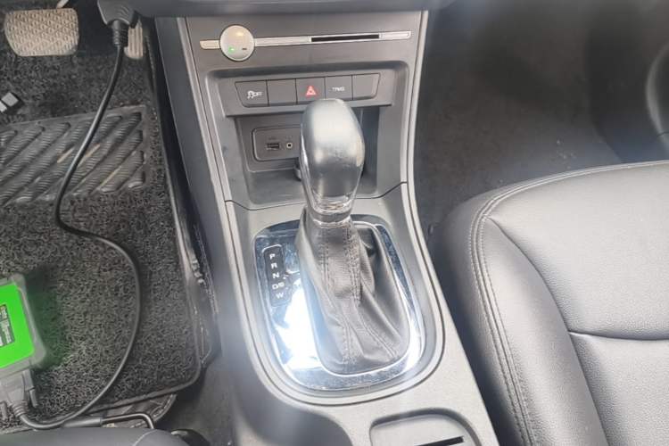 Used Roewe 360 2018 PLUS 1.5L Automatic Luxury Edition Gear Lever