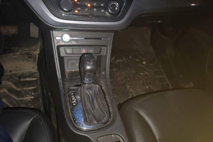 Used Roewe 360 2018 PLUS 1.5L Automatic Luxury Edition Gear Lever
