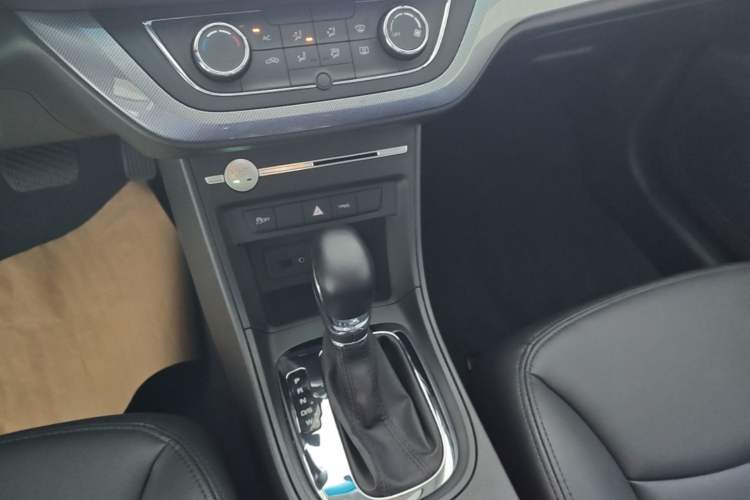 Used Roewe 360 2018 PLUS 1.5L Automatic Luxury Edition Gear Lever