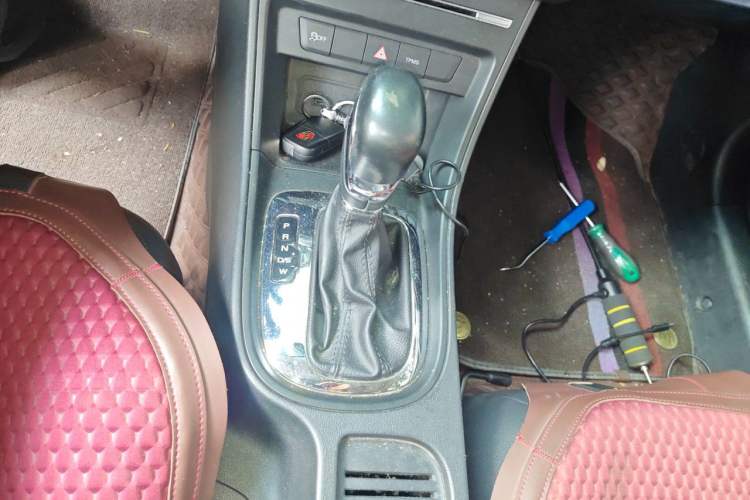 Used Roewe 360 2018 PLUS 1.5L Automatic Luxury Edition Gear Lever