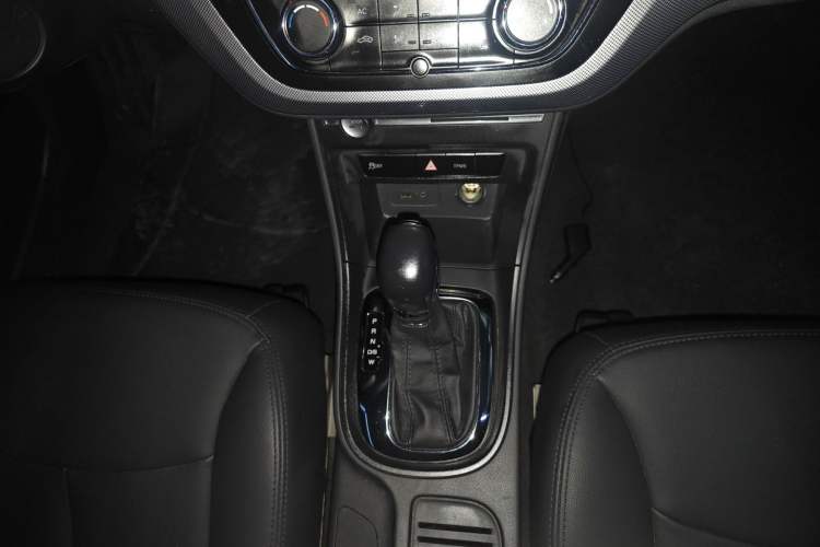Used Roewe 360 2018 PLUS 1.5L Automatic Luxury Edition Gear Lever