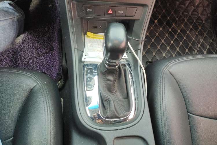 Used Roewe 360 2018 PLUS 1.5L Automatic Luxury Edition Gear Lever