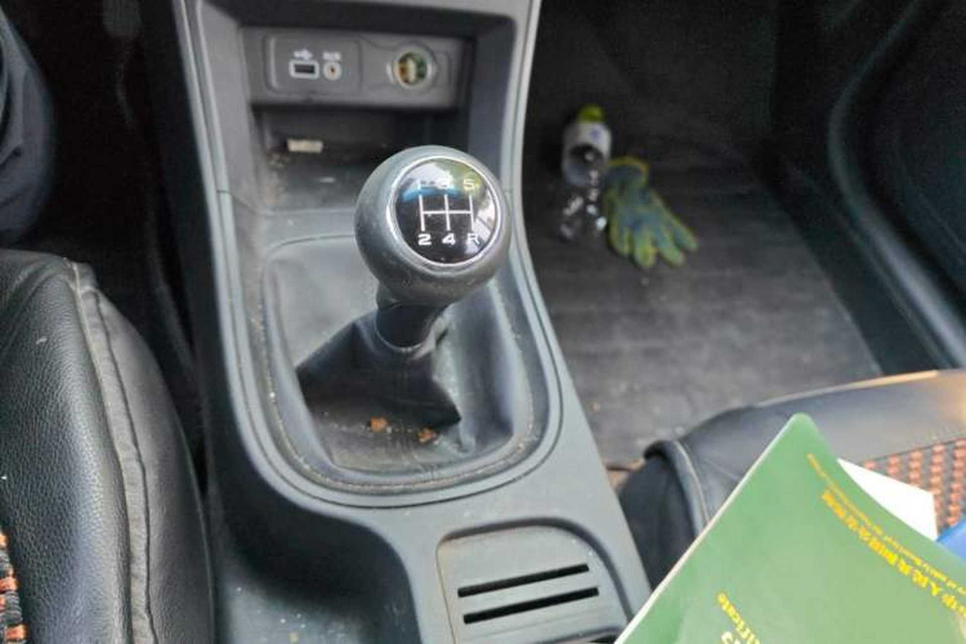 Used Roewe 360 2018 PLUS 1.5L Manual Luxury Edition Gear Lever