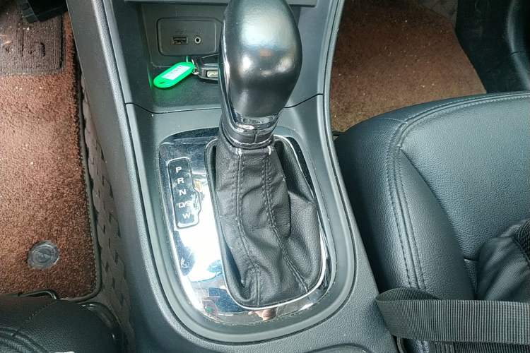 Used Roewe 360 2018 PLUS 1.5L Automatic Luxury Edition Gear Lever