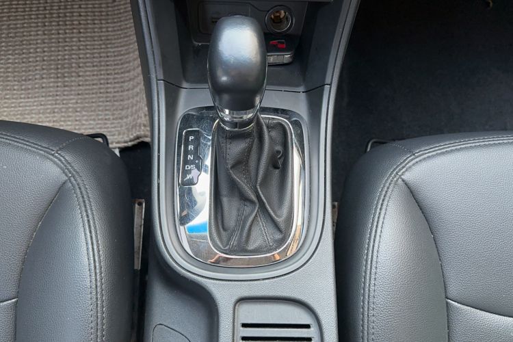 Used Roewe 360 2018 PLUS 1.5L Automatic Luxury Edition Gear Lever