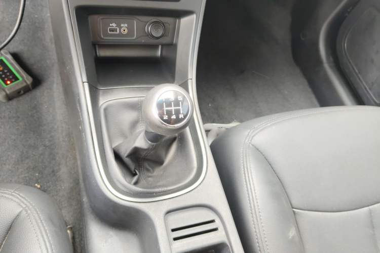 Used Roewe 360 2018 PLUS 1.5L Manual Luxury Edition Gear Lever