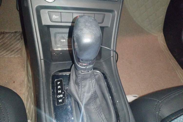 Used Roewe 360 2018 PLUS 1.5L Automatic Luxury Edition Gear Lever