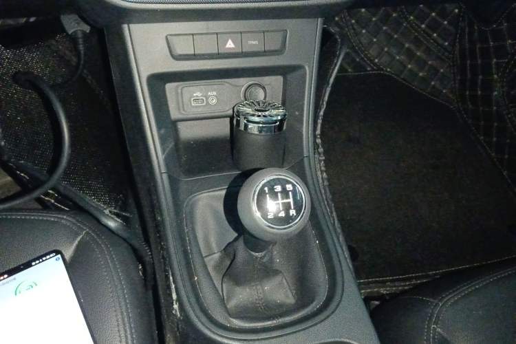 Used Roewe 360 2018 PLUS 1.5L Manual Luxury Edition Gear Lever