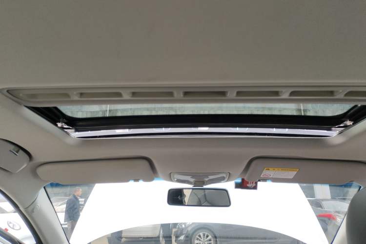 Used Roewe 360 2018 PLUS 1.5L Automatic Luxury Edition Headliner