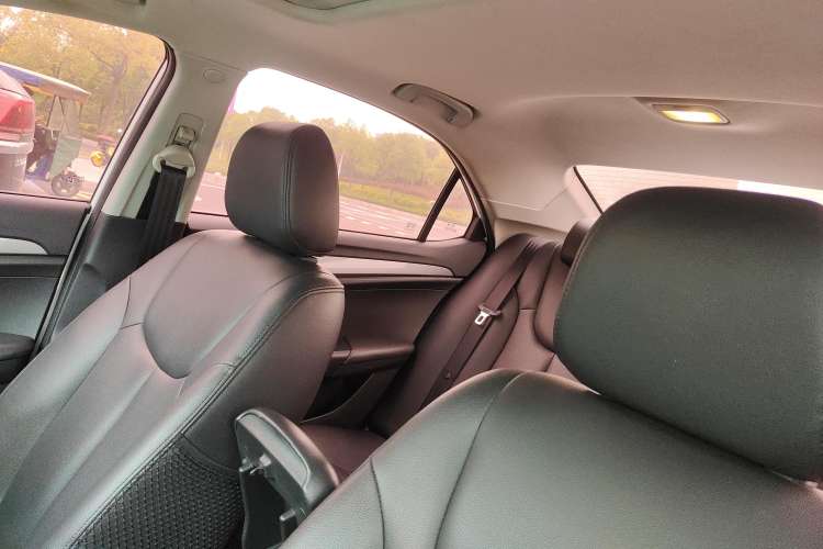 Used Roewe 360 2018 PLUS 1.5L Automatic Luxury Edition Headliner