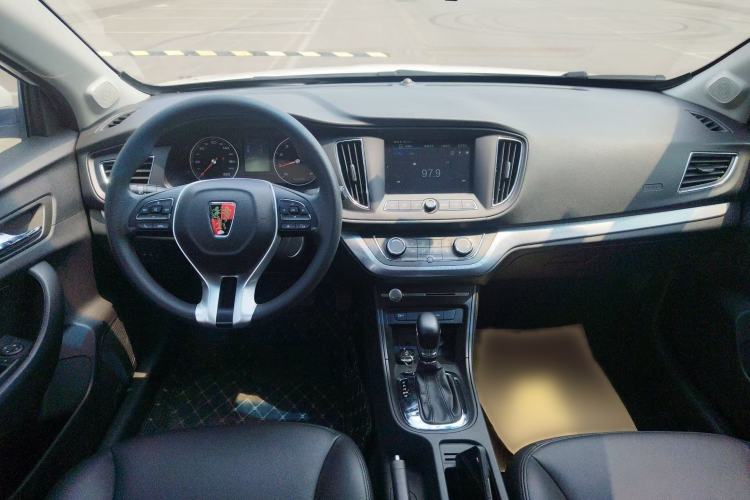 Used Roewe 360 2018 PLUS 1.5L Automatic Luxury Edition Interior 1
