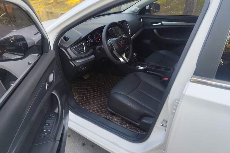 Used Roewe 360 2018 PLUS 1.5L Automatic Luxury Edition Interior 1