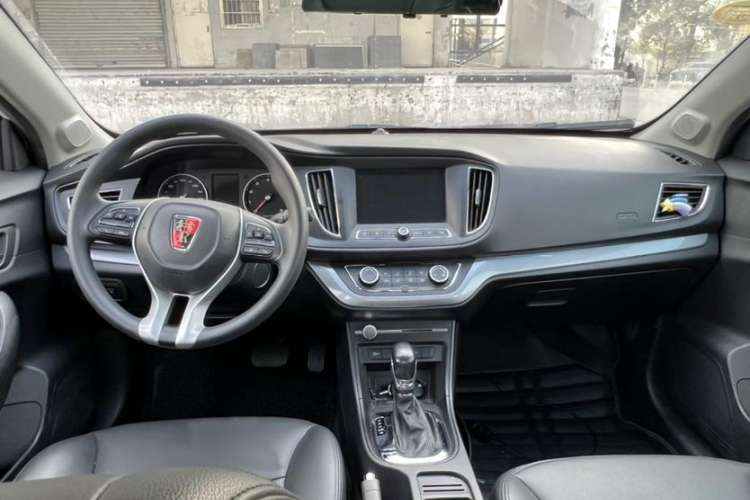 Used Roewe 360 2018 PLUS 1.5L Automatic Luxury Edition Interior 1