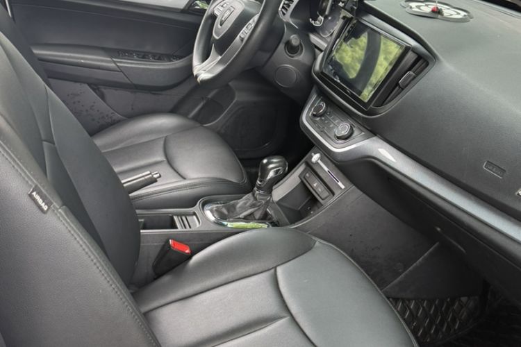 Used Roewe 360 2018 PLUS 1.5L Automatic Luxury Edition Interior 2