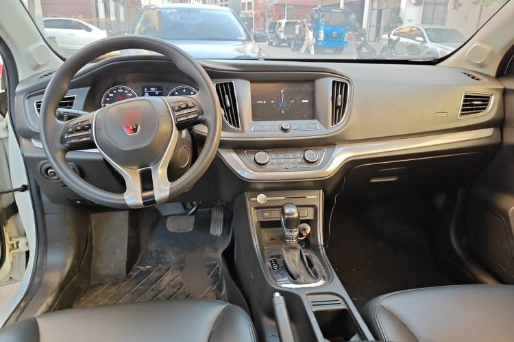 Used Roewe 360 2018 PLUS 1.5L Automatic Luxury Edition Interior 2