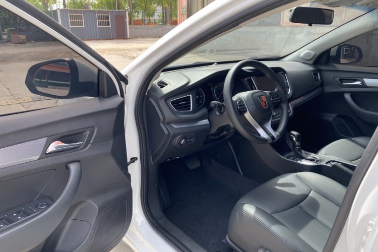 Used Roewe 360 2018 PLUS 1.5L Automatic Luxury Edition Interior 2