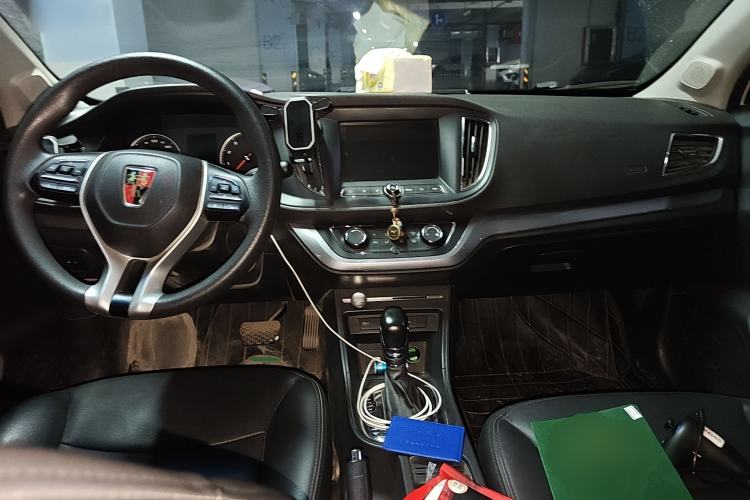 Used Roewe 360 2018 PLUS 1.5L Automatic Luxury Edition Interior 2