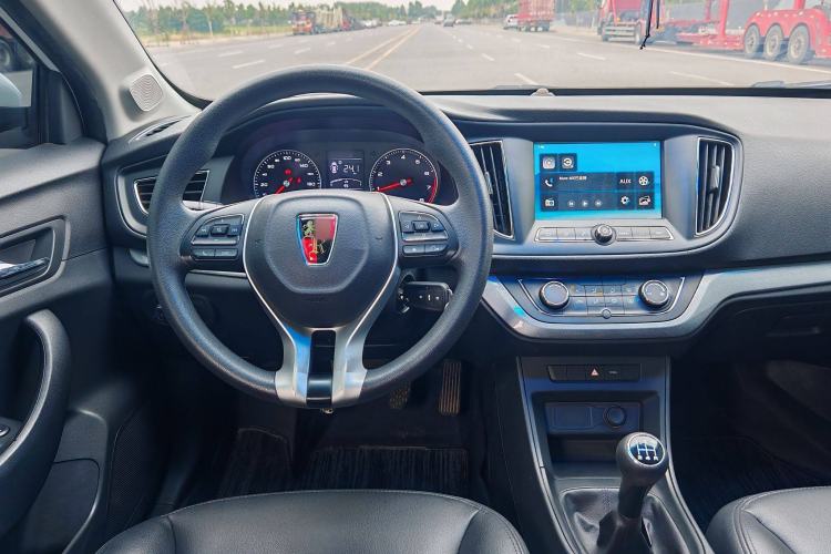 Used Roewe 360 2018 PLUS 1.5L Manual Luxury Edition Interior 2