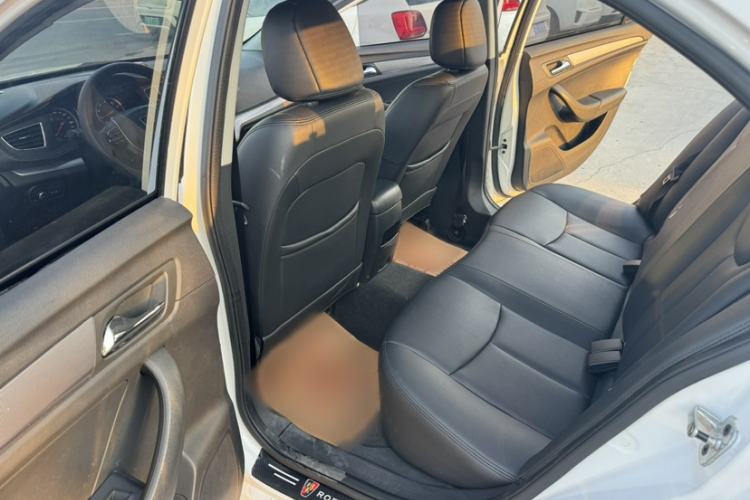 Used Roewe 360 2018 PLUS 1.5L Automatic Luxury Edition Interior 2
