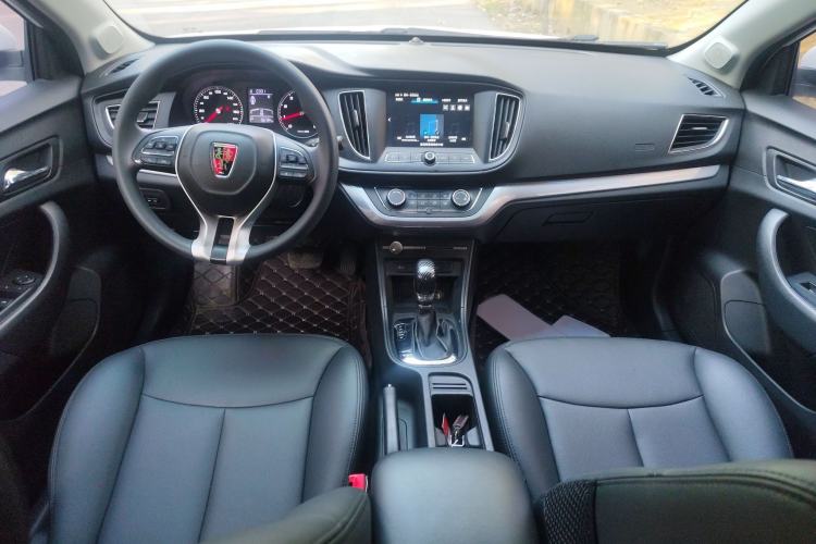 Used Roewe 360 2018 PLUS 1.5L Automatic Luxury Edition Interior 3