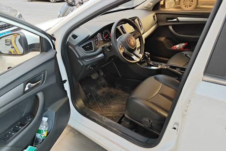 Used Roewe 360 2018 PLUS 1.5L Automatic Luxury Edition Interior 3