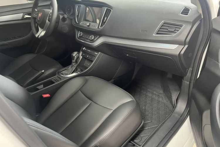 Used Roewe 360 2018 PLUS 1.5L Automatic Luxury Edition Interior 3