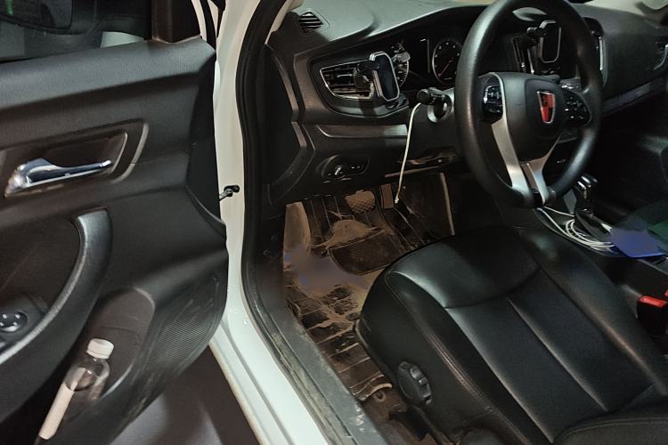 Used Roewe 360 2018 PLUS 1.5L Automatic Luxury Edition Interior 3
