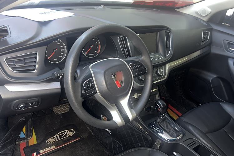 Used Roewe 360 2018 PLUS 1.5L Automatic Luxury Edition Interior 3