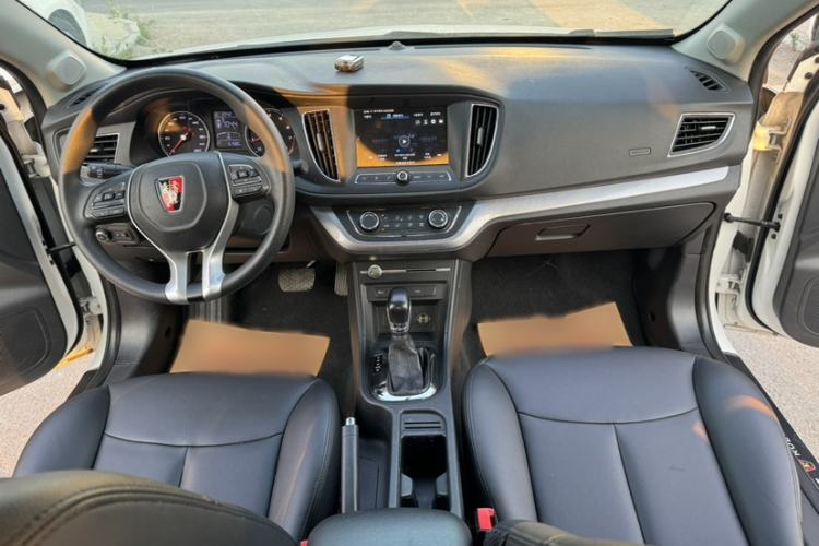 Used Roewe 360 2018 PLUS 1.5L Automatic Luxury Edition Interior 3