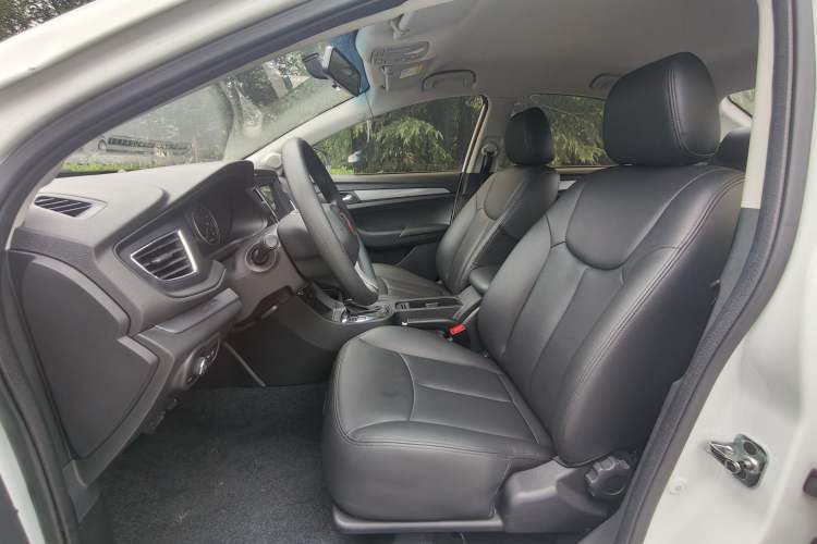 Used Roewe 360 2018 PLUS 1.5L Automatic Luxury Edition Interior 3