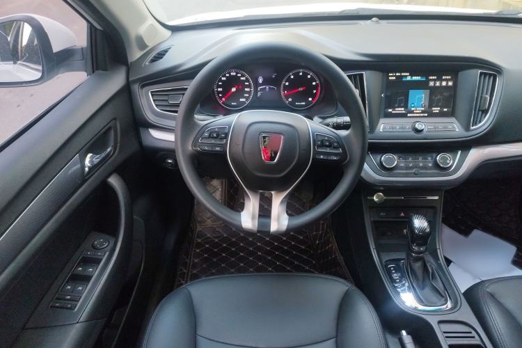 Used Roewe 360 2018 PLUS 1.5L Automatic Luxury Edition Interior 4