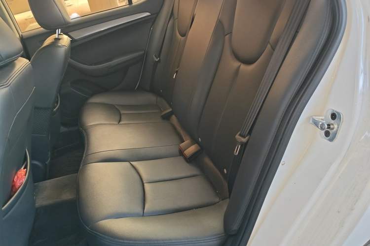 Used Roewe 360 2018 PLUS 1.5L Automatic Luxury Edition Interior 4