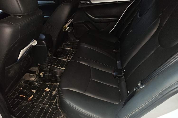 Used Roewe 360 2018 PLUS 1.5L Automatic Luxury Edition Interior 4