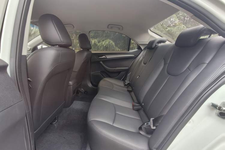 Used Roewe 360 2018 PLUS 1.5L Automatic Luxury Edition Interior 4